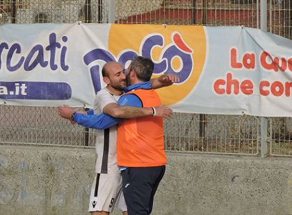 Luca Galletta festeggia il 4-0